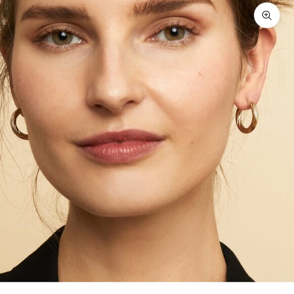 Oradina With a Twist 10k SOLID GOLD hoop earrings - Picture 3 of 4